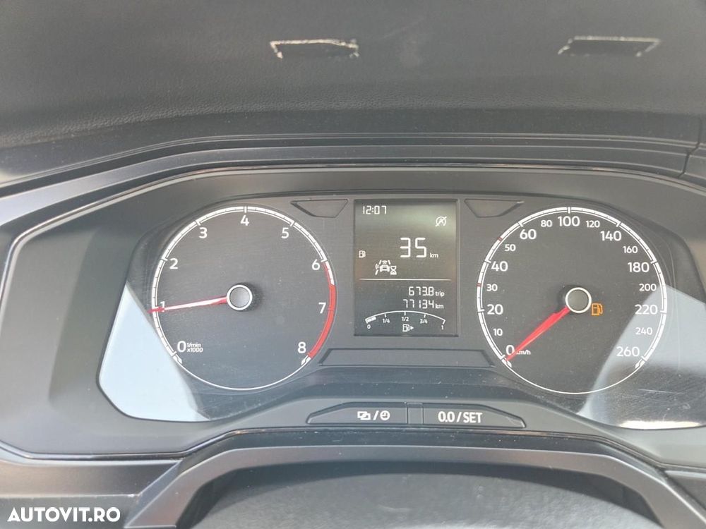 Volkswagen Polo - 8