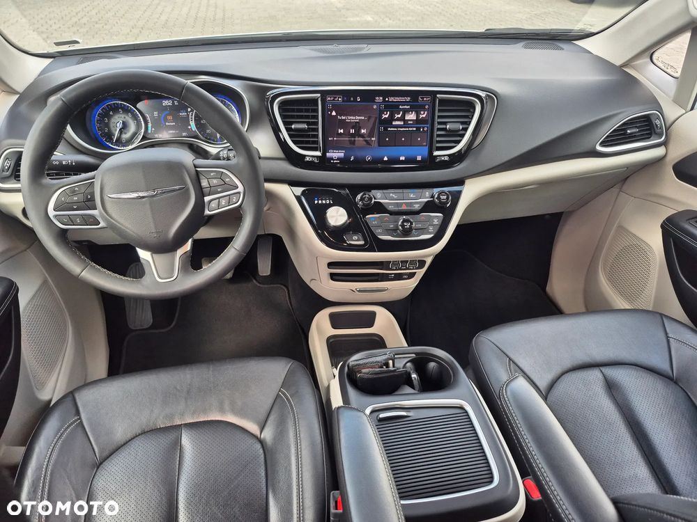 Chrysler Pacifica - 6