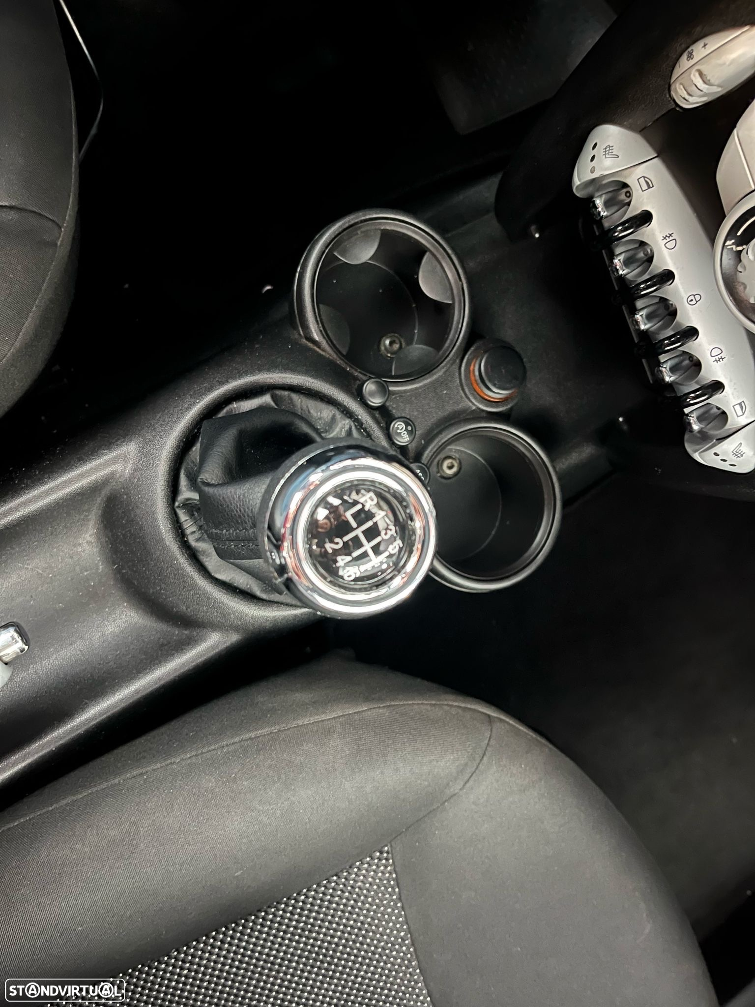 MINI 3 Portas Cooper D - 28