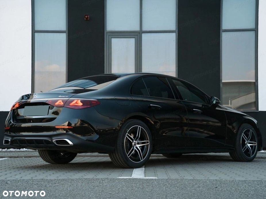 Mercedes-Benz Klasa E 220 d mHEV 4-Matic AMG 9G-Tronic - 6