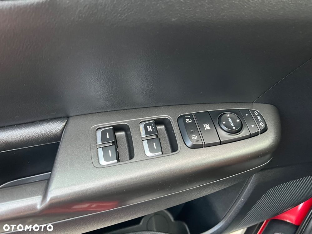 Kia Sportage 1.7 CRDI 2WD Dream-Team Edition - 24