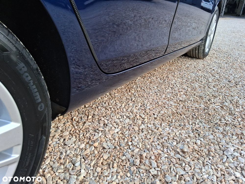 Volkswagen Golf 2.0 TDI DPF MATCH - 24