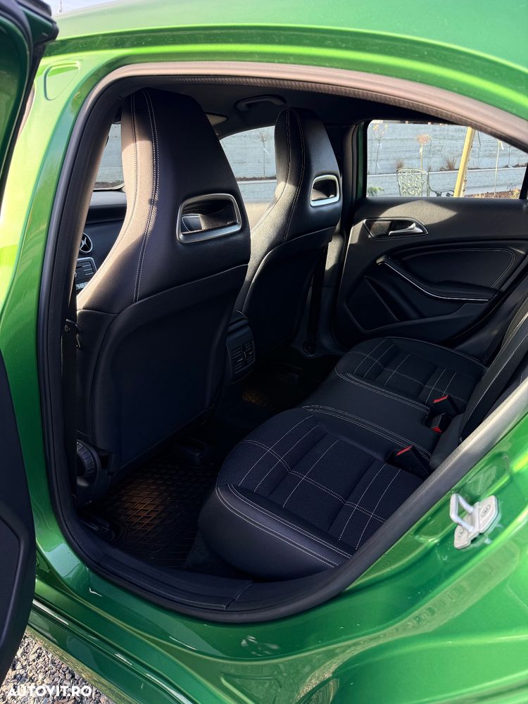 Mercedes-Benz A - 12