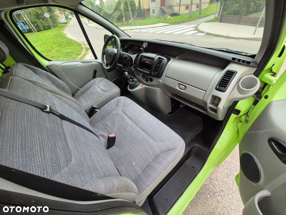 Renault Trafic - 25