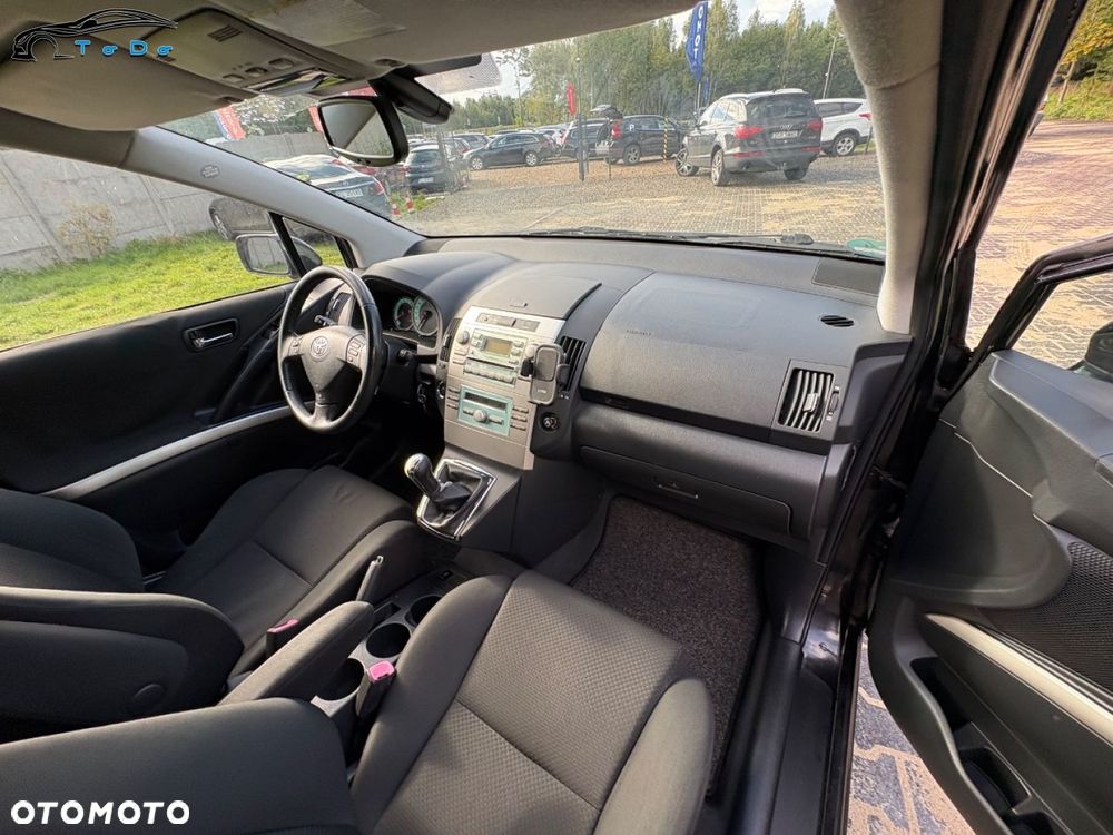 Toyota Corolla Verso 1.8 Prestige + 7os - 29