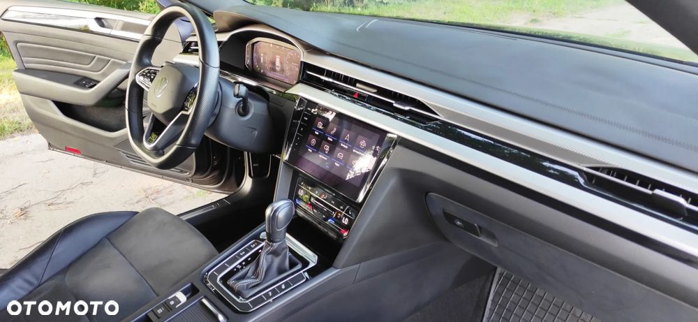 Volkswagen Arteon 2.0 TDI SCR DSG R-Line - 22