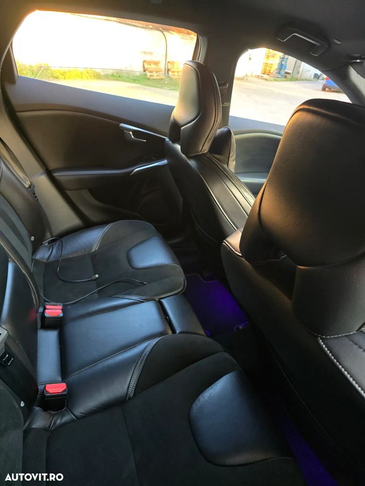 Volvo V40 - 9