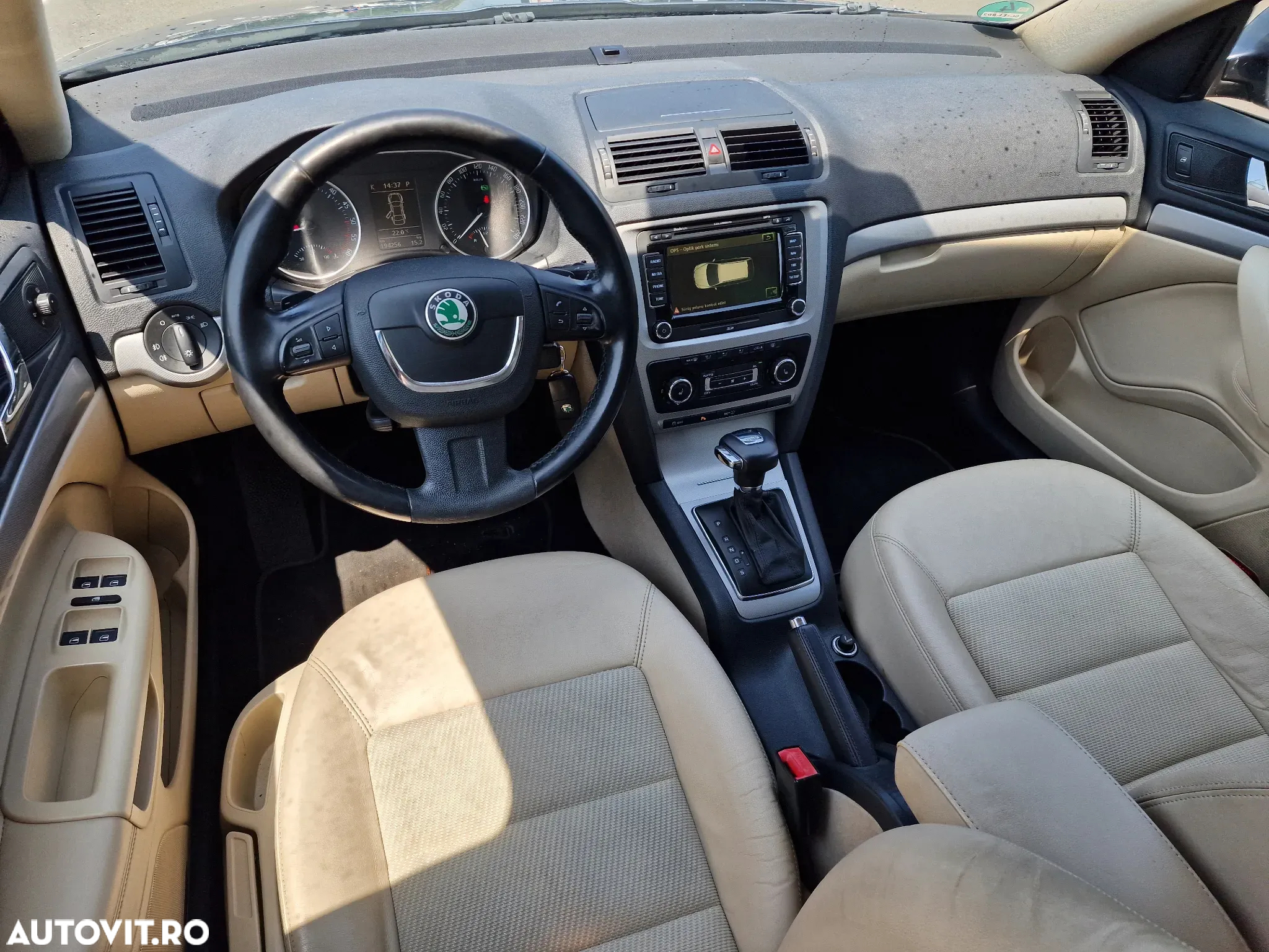 Skoda Octavia 1.6 TDI DPF DSG Elegance - 9
