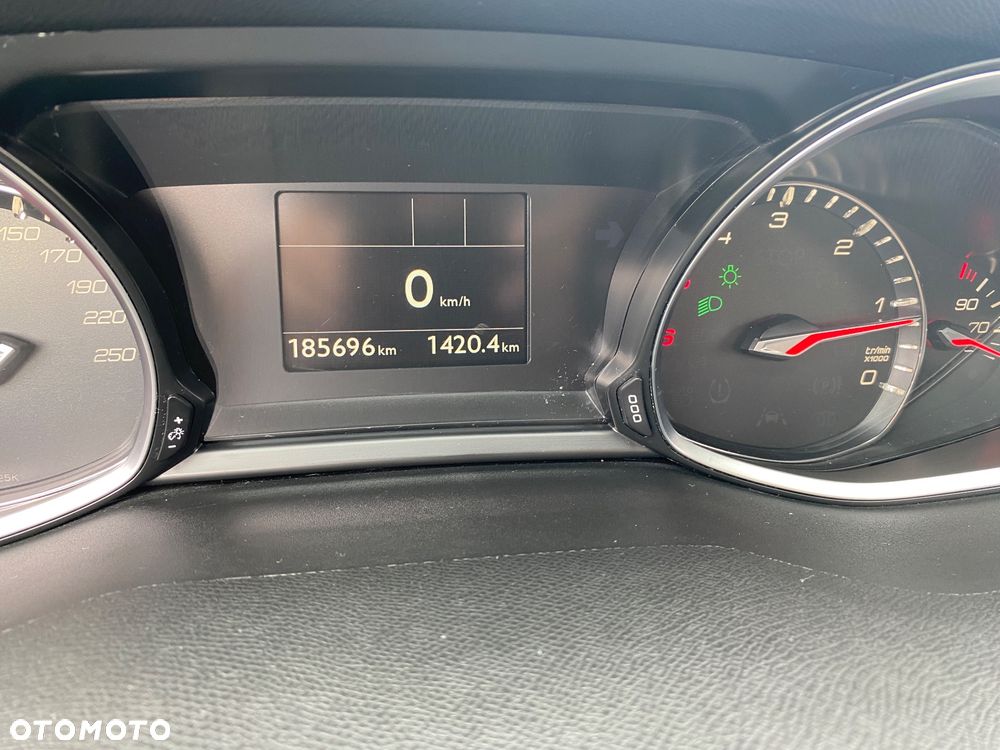 Peugeot 308 1.5 BlueHDi Allure Pack S&S - 24