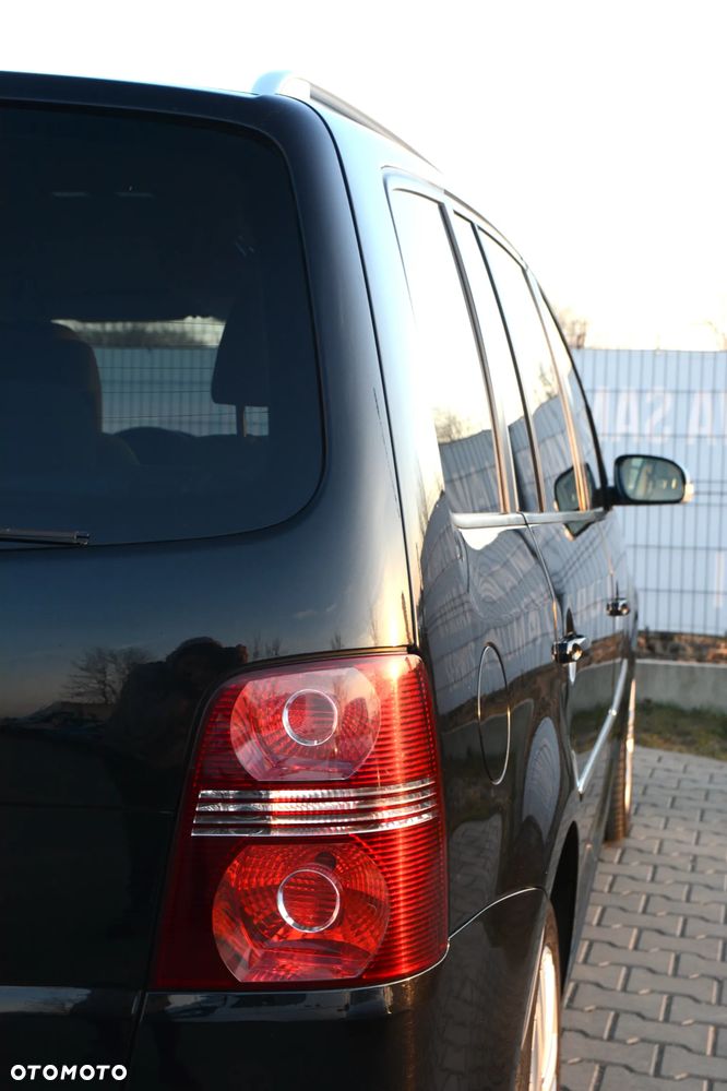 Volkswagen Touran 2.0 TDI DPF Trendline - 12