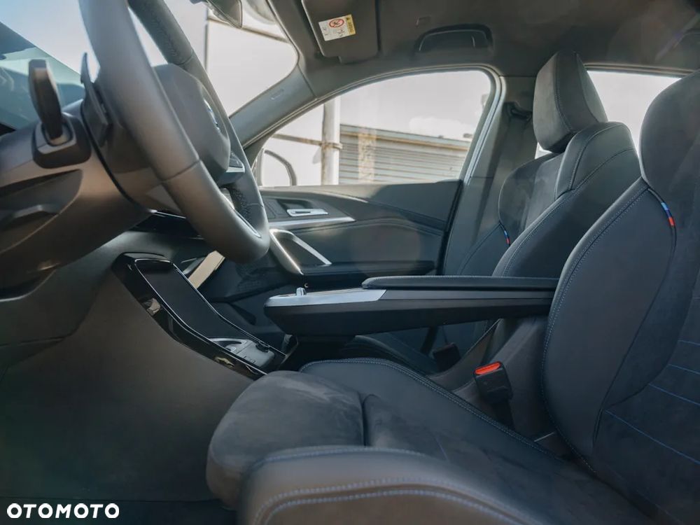 BMW iX2 eDrive20 - 11