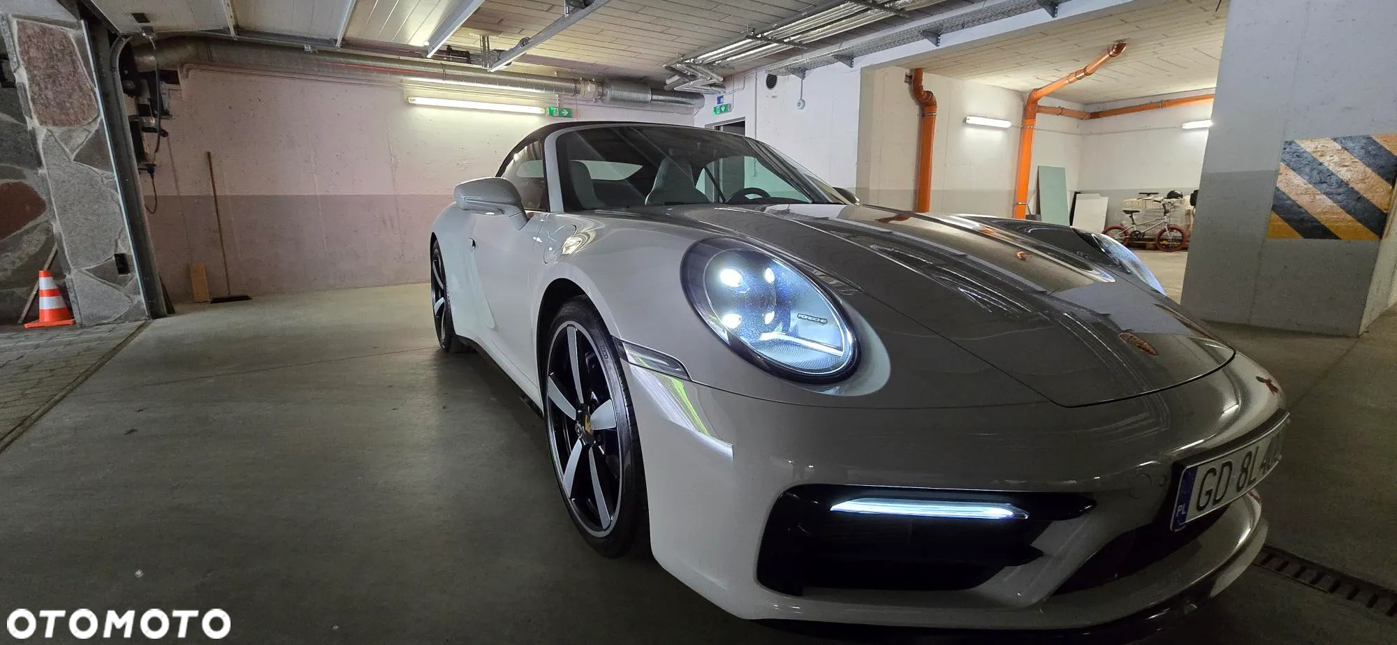 Porsche 911 Carrera Cabrio - 3
