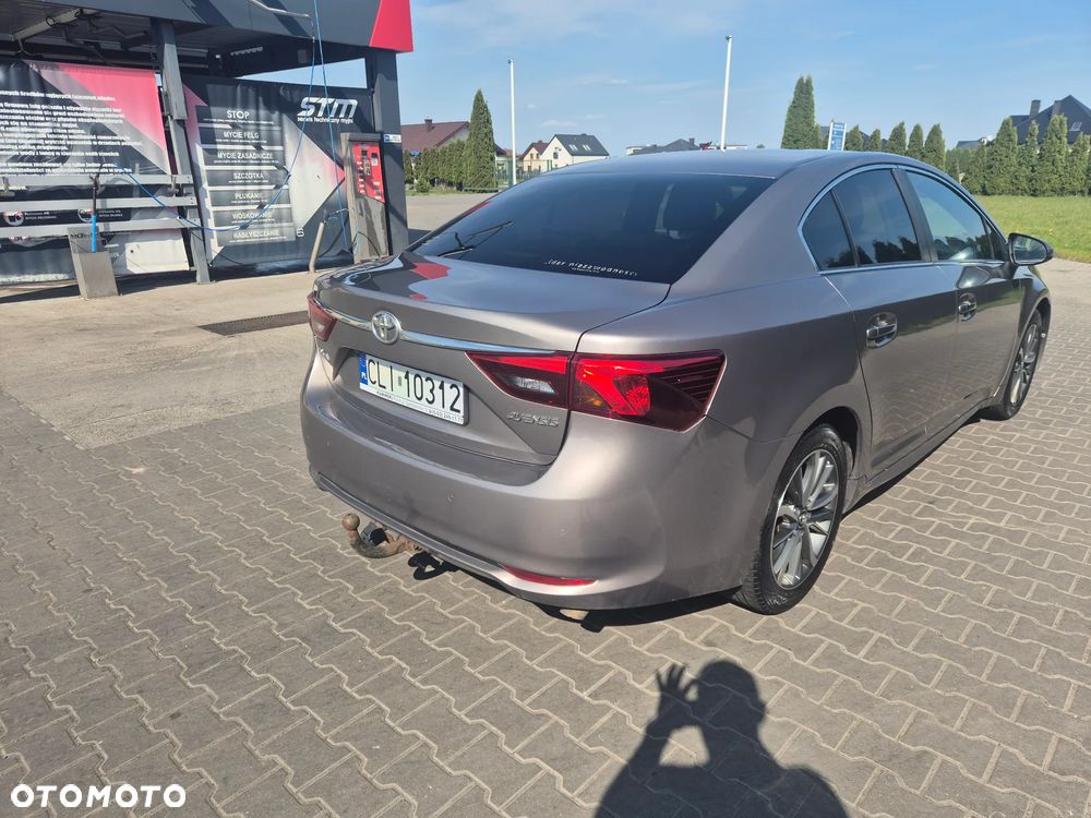 Toyota Avensis 2.0 D-4D Premium - 6