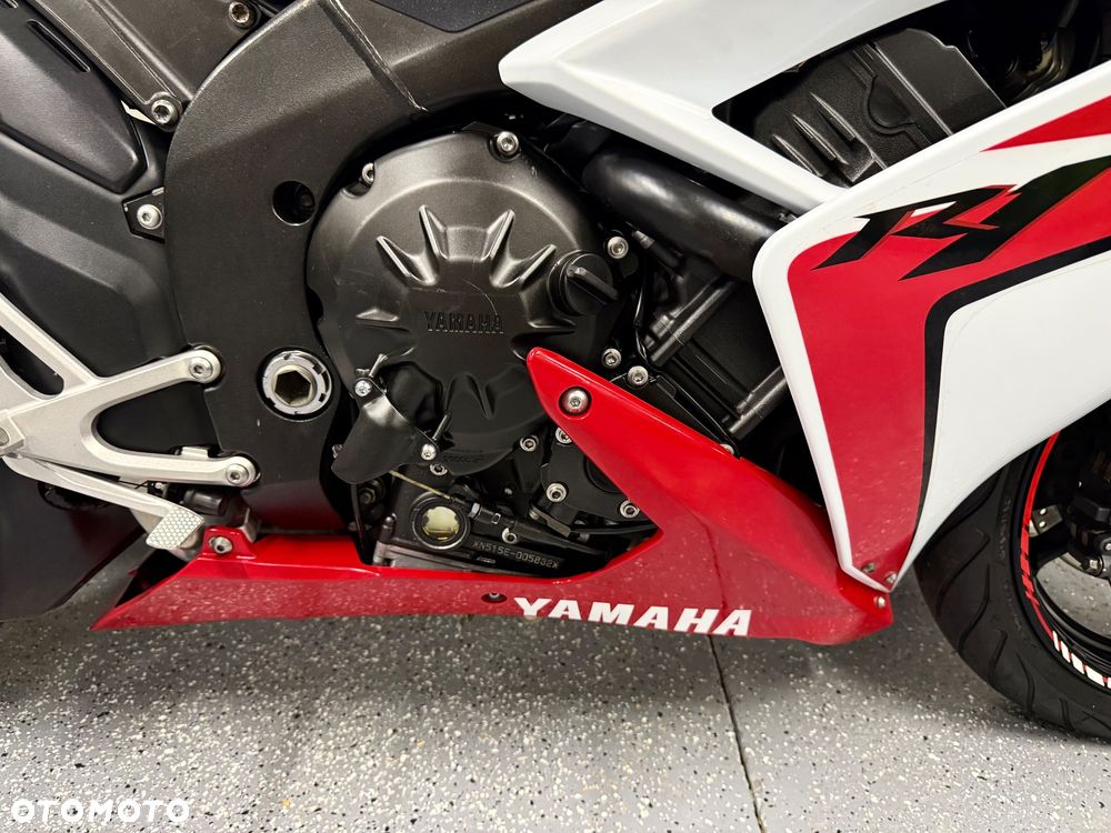 Yamaha R1 - 7