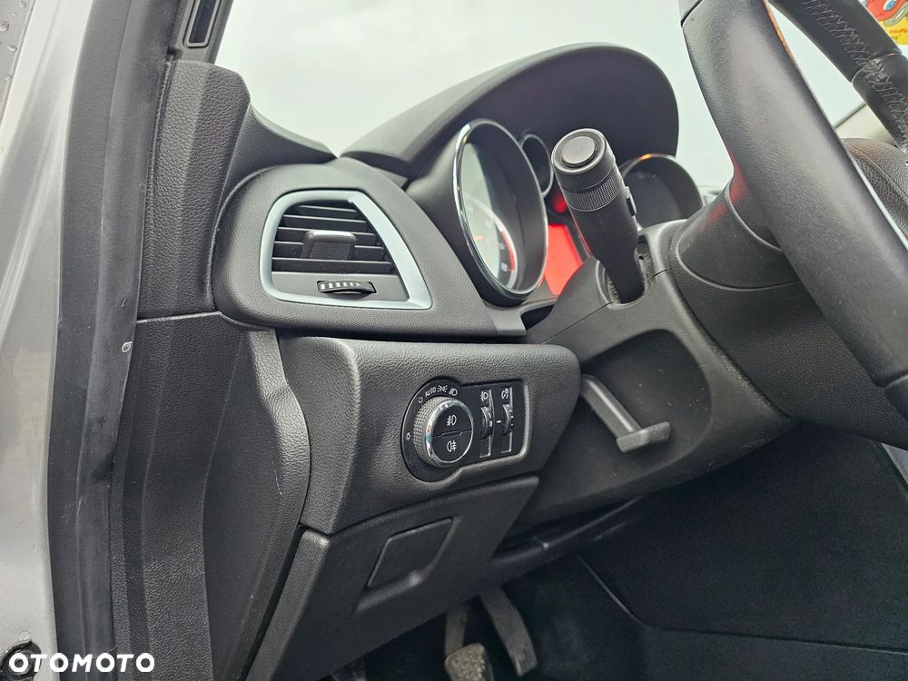 Opel Astra 1.4 T Active EU6 - 21