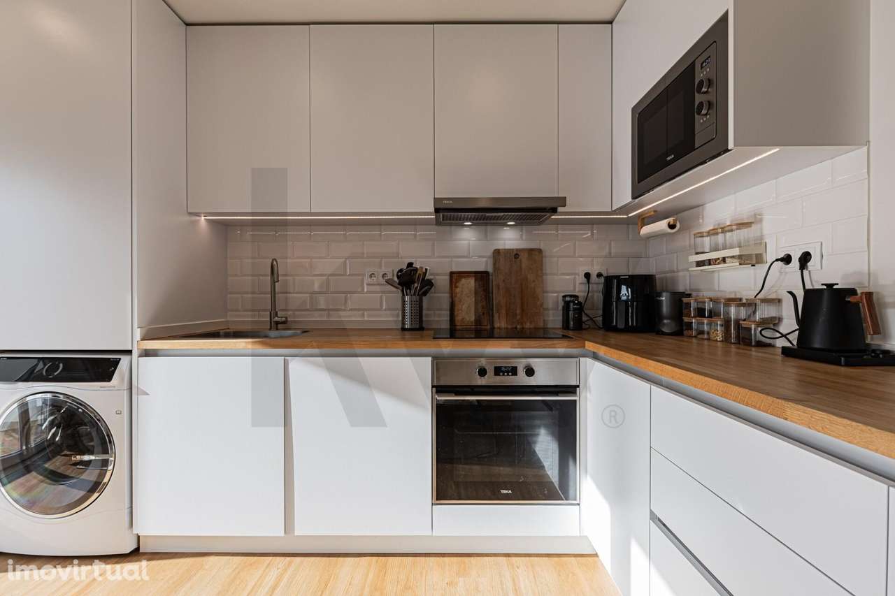 Apartamento T2+1 Renovado com Varanda e Vista Mar na Costa da Caparica - Grande imagem: 4/28