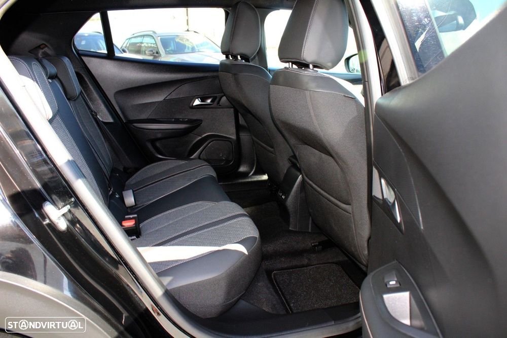 Peugeot 2008 1.2 PureTech Allure EAT8 - 25