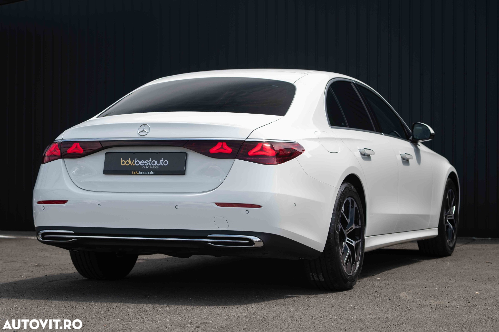 Mercedes-Benz E 220 d 4Matic 9G-TRONIC Edition AVANTGARDE - 5