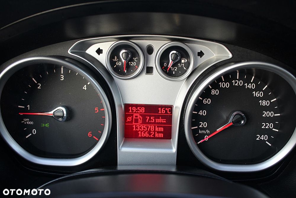 Ford Kuga 2.0 TDCi 4x4 Titanium - 21