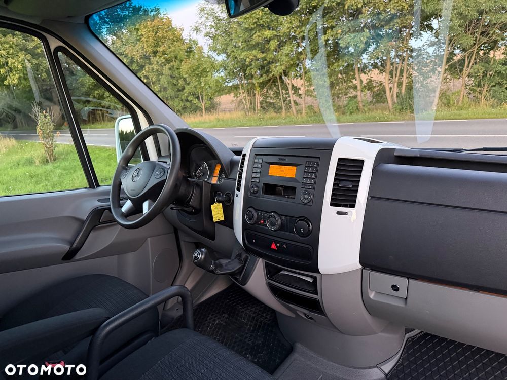 Mercedes-Benz Sprinter - 22