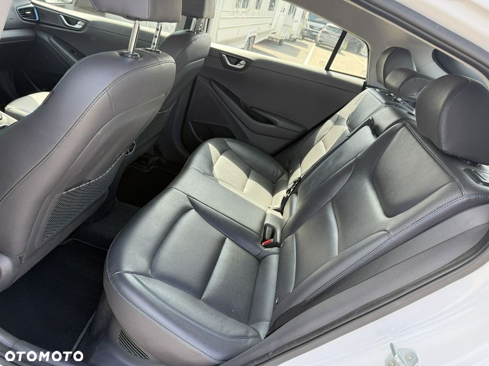 Hyundai IONIQ - 11