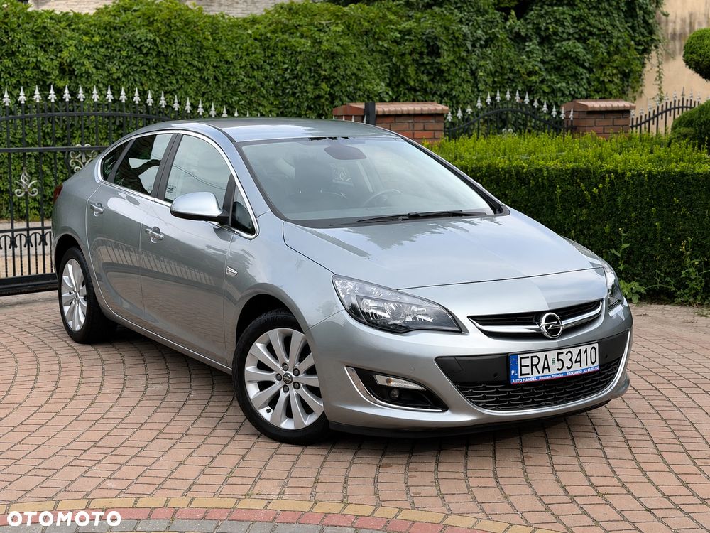 Opel Astra 1.4 ecoFLEX Cosmo - 1
