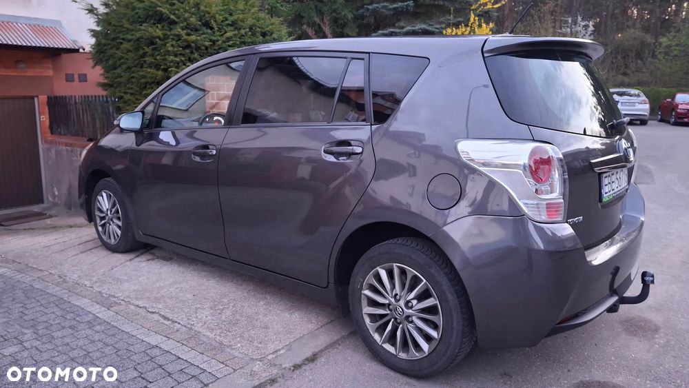 Toyota Verso 1.6 D-4D Prestige 7os EU6 - 17