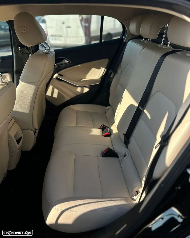 Mercedes-Benz GLA 180 - 7