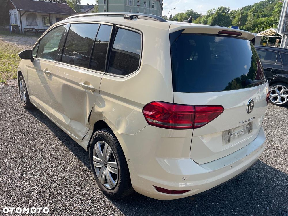 Volkswagen Touran 2.0 TDI BMT Comfortline DSG - 4