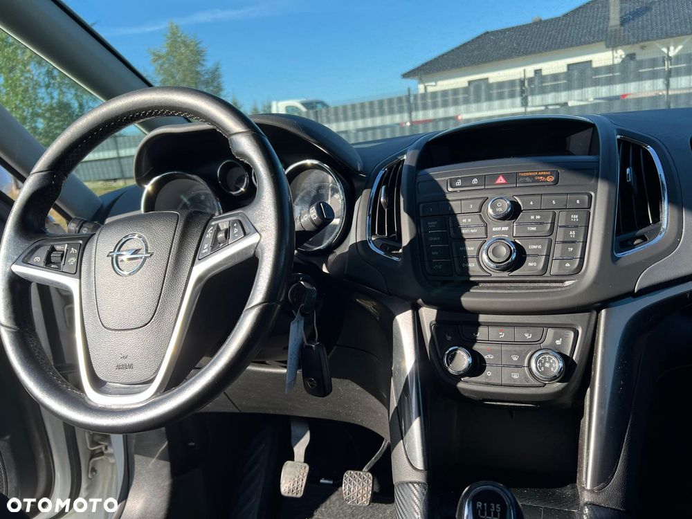 Opel Zafira - 8