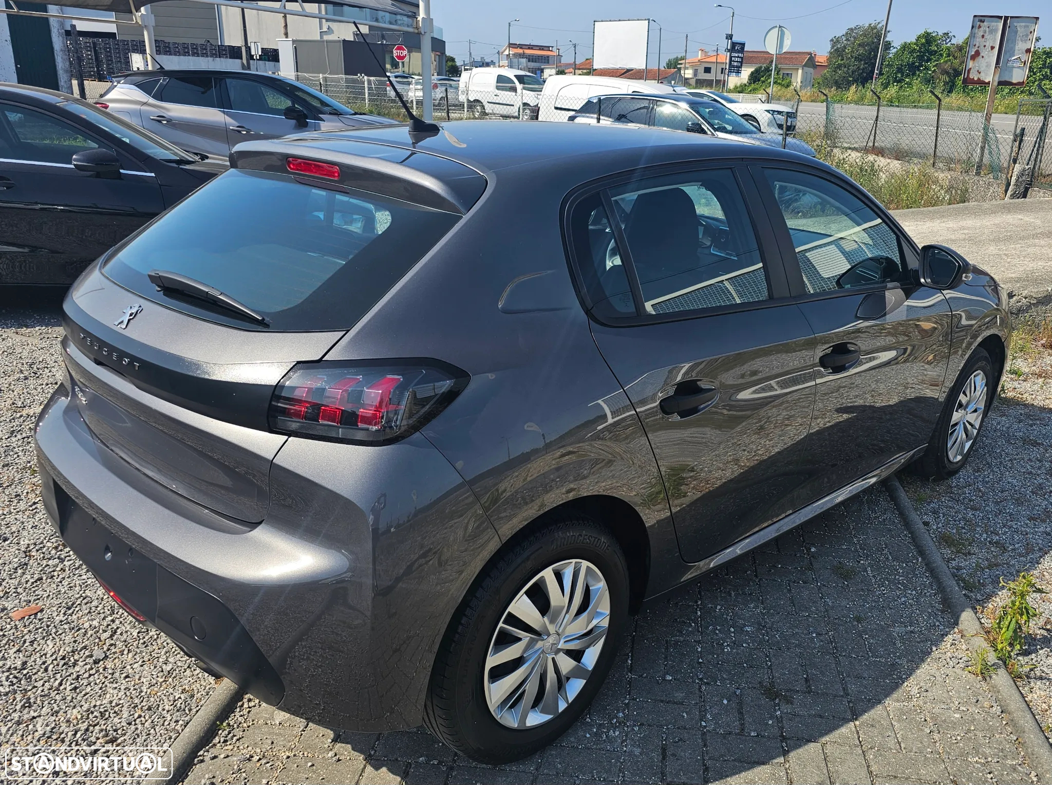 Peugeot 208 1.2 PureTech Like - 3