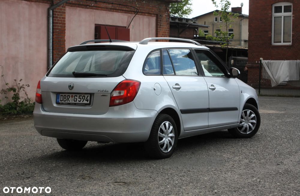 Skoda Fabia 1.4 16V Scout - 4