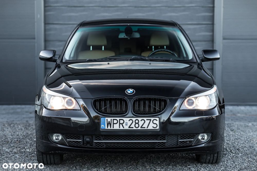 BMW Seria 5 525d xDrive Touring - 4