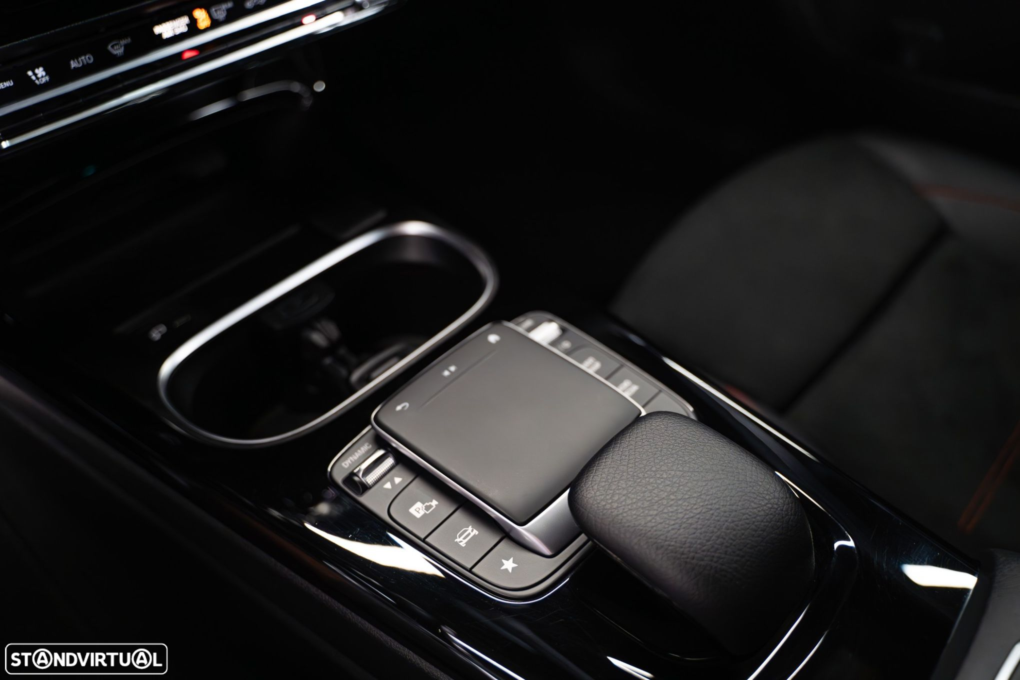 Mercedes-Benz A 250 Limousine e AMG Line - 35