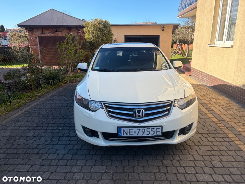 Honda Accord 2.0 Executive Nav - 2