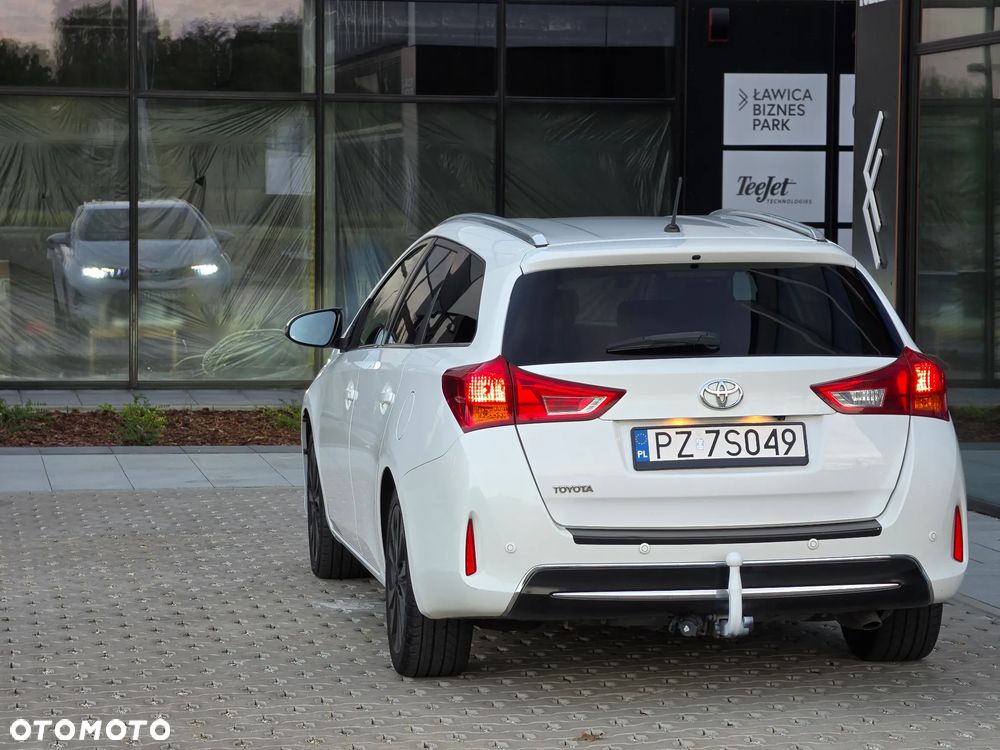 Toyota Auris 2.0 D-4D Prestige - 11