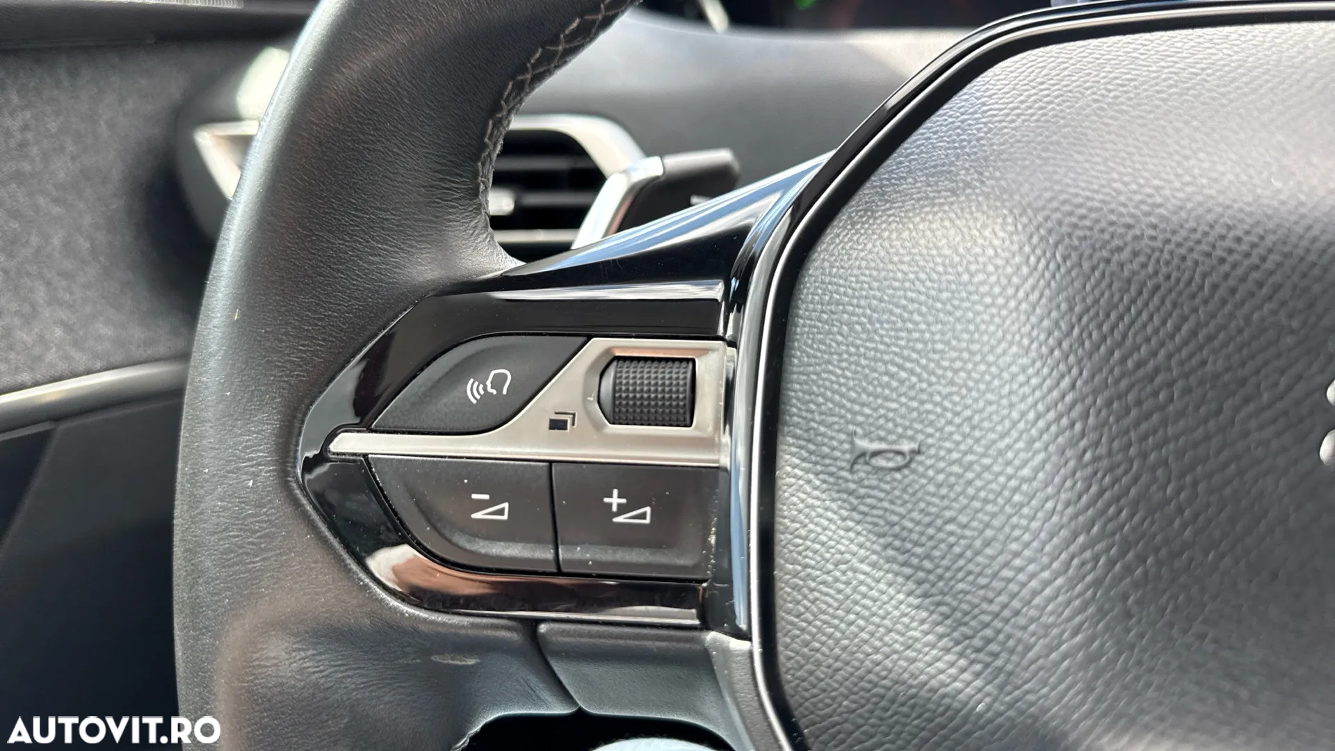 Peugeot 3008 1.2 PureTech Turbo S&S EAT6 GT-Line - 34