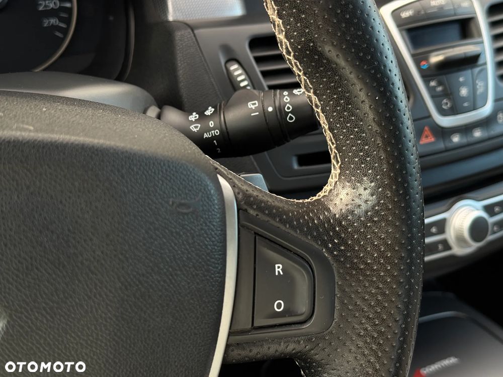 Renault Laguna 2.0 dCi Initiale ESM - 28