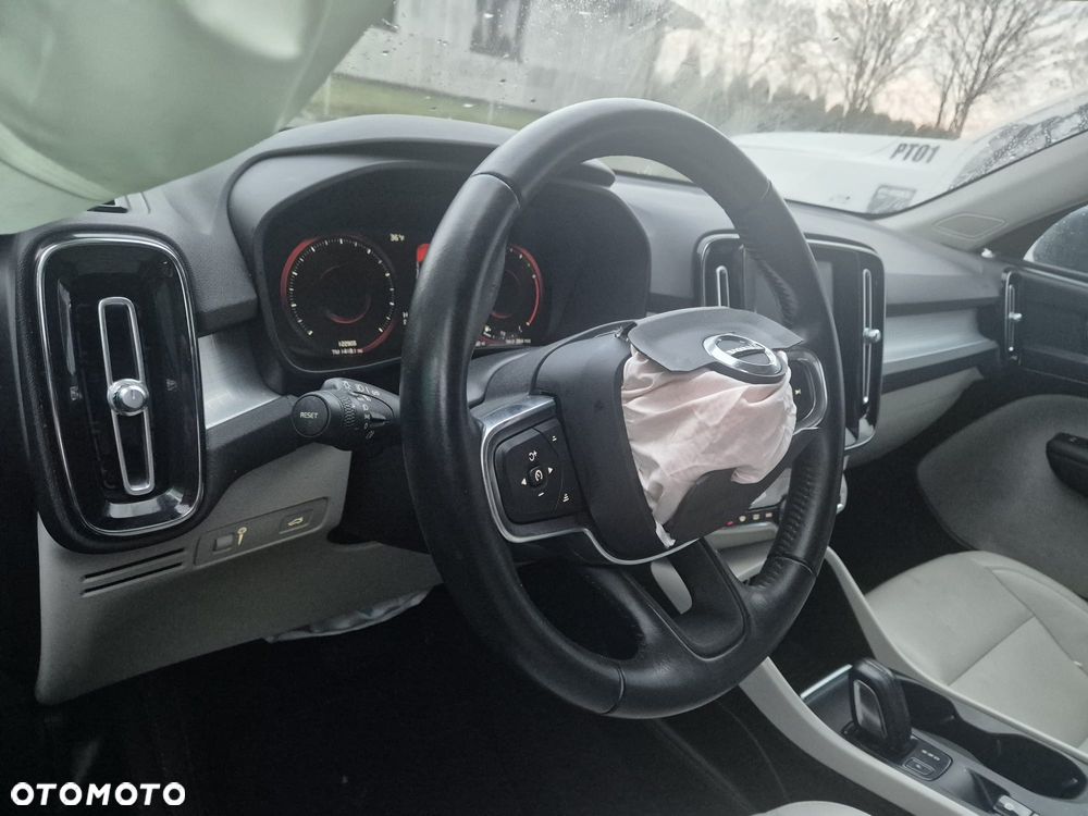 Volvo XC 40 T5 AWD Geartronic Momentum - 30