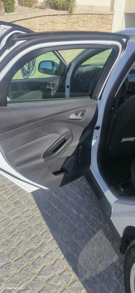 Ford Focus - 8