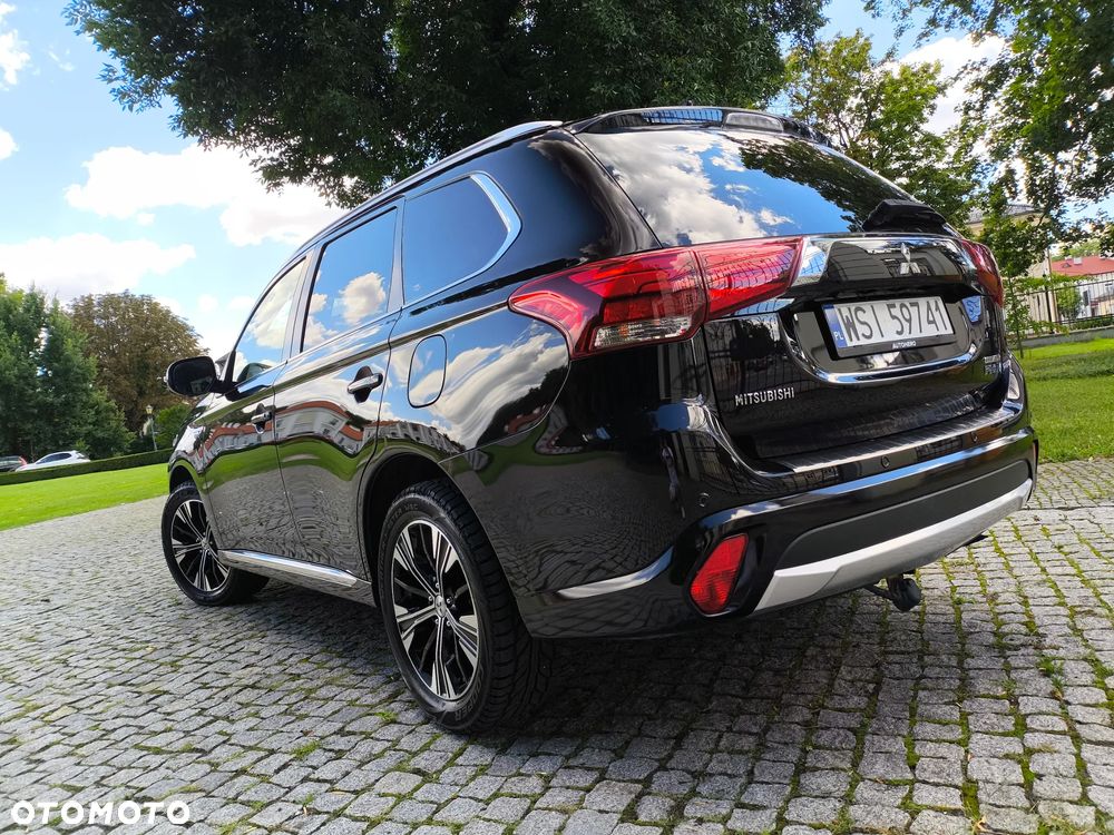 Mitsubishi Outlander 2.0 4WD Plus - 14