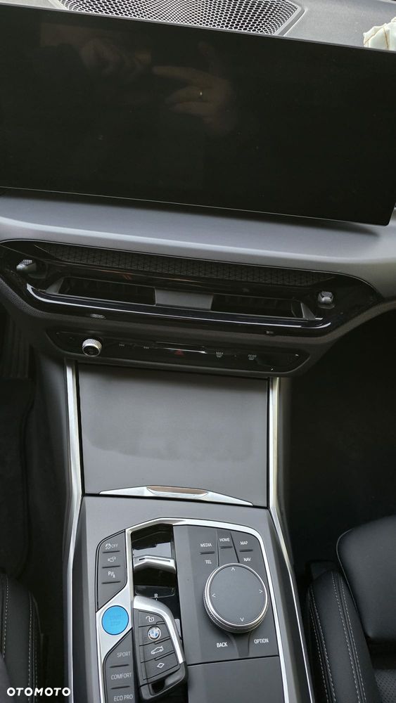 BMW i4 70.3kWh eDrive 35 - 9