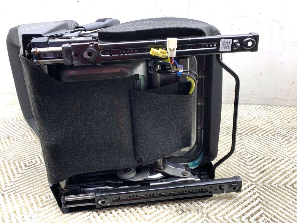 FOTEL LEWY PRZÓD  SUZUKI SX4 S-CROSS (JY) 2013 - 2022 1.4 Hybrid (Mild Hybrid) (AKK 414) 95 kW [129 - 8