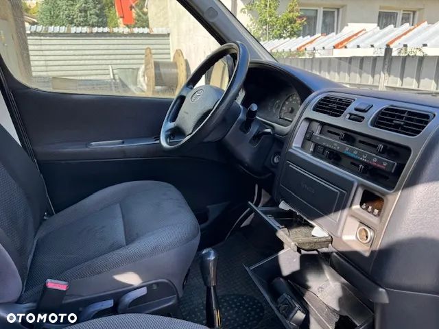 Toyota HIACE - 9