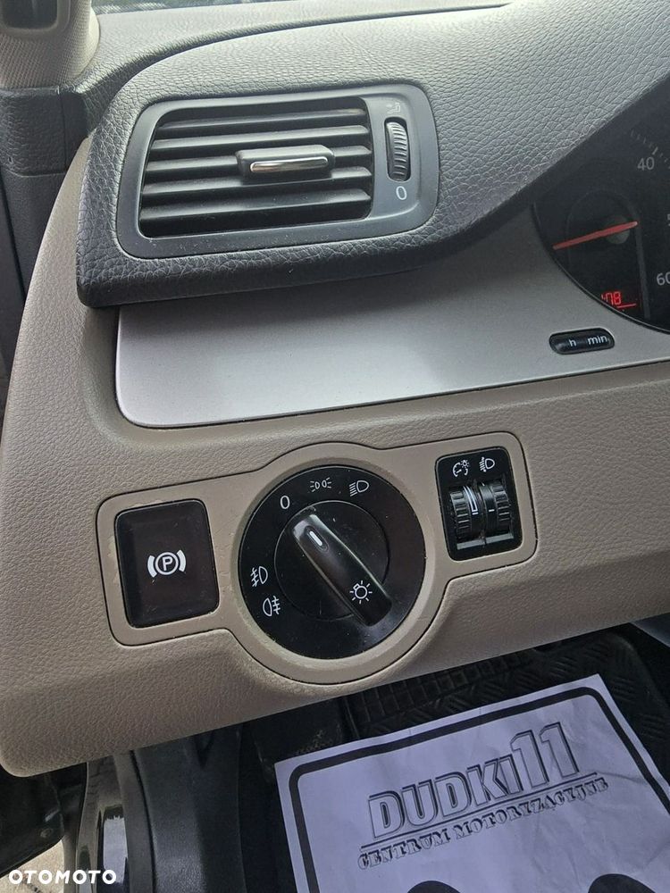 Volkswagen Passat - 29