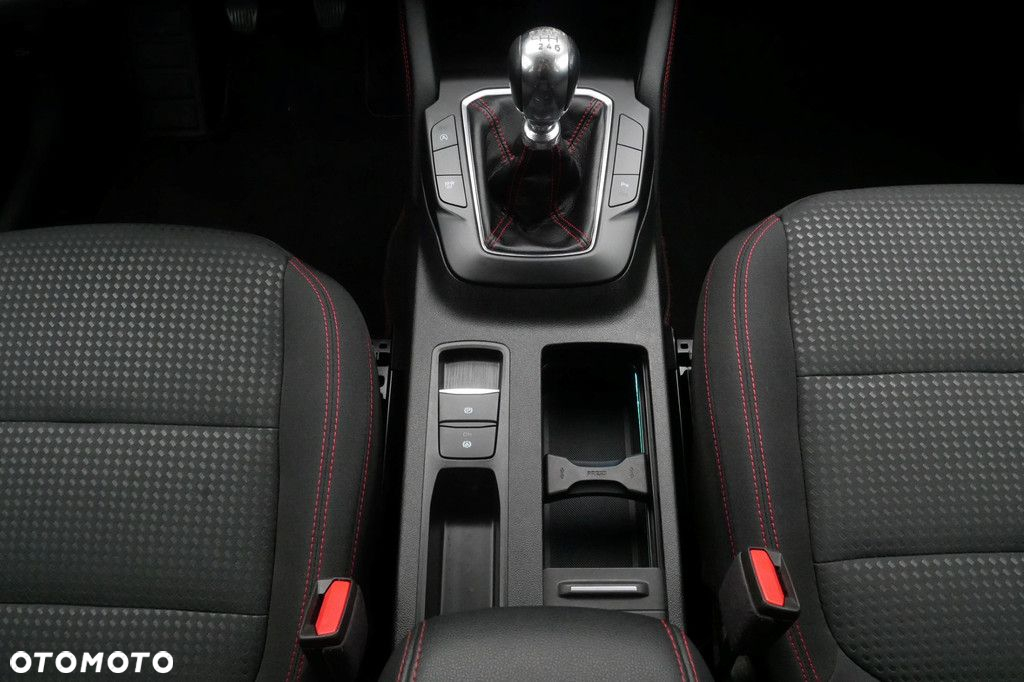Ford Kuga - 11