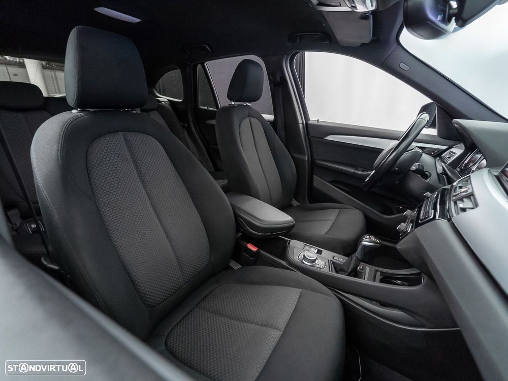 BMW X1 25 e xDrive Corporate Edition - 36