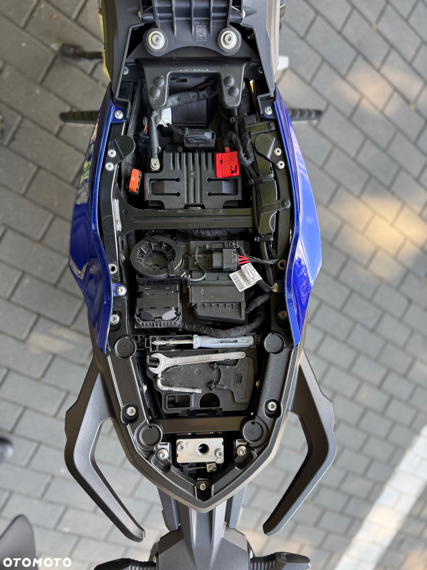 BMW F - 33