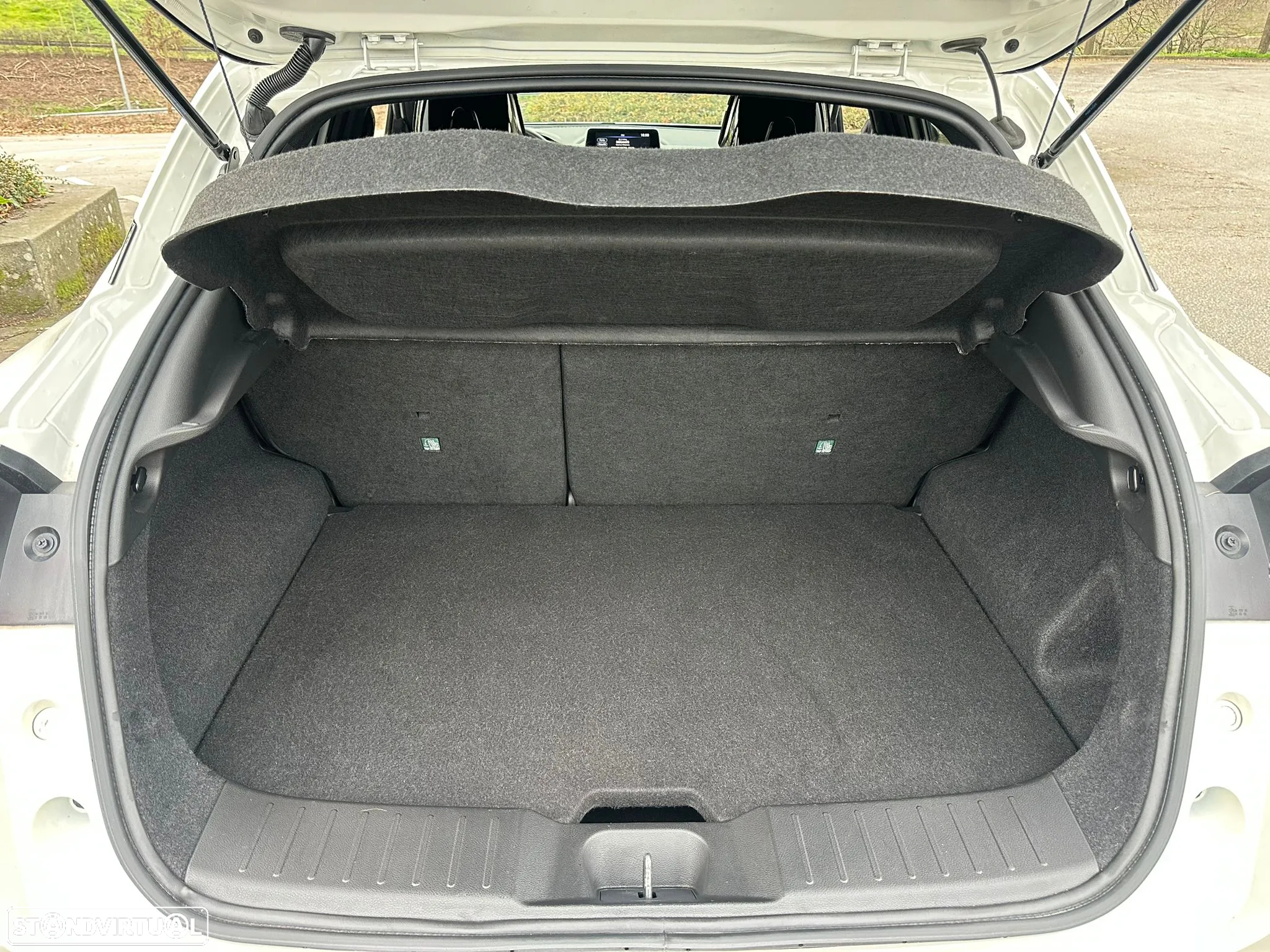 Nissan Juke 1.6 Hybrid Tekna TwoTone T - 35