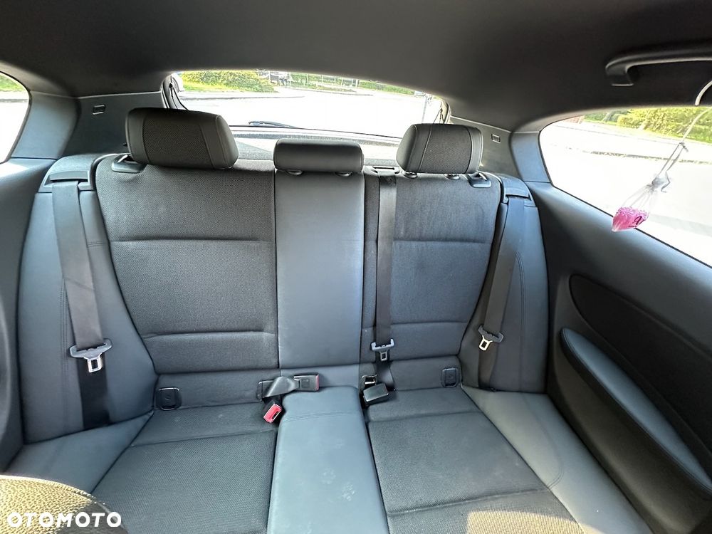 BMW Seria 1 118d DPF - 18